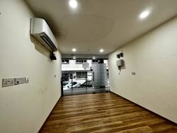 Le Regal (D14), Retail #455217921